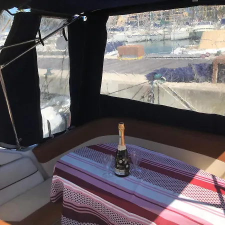 Botel Logement Atypique Golfe De Saint Tropez Cogolin