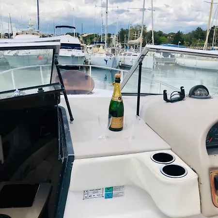 Logement Atypique Golfe De Saint Tropez Botel Cogolin